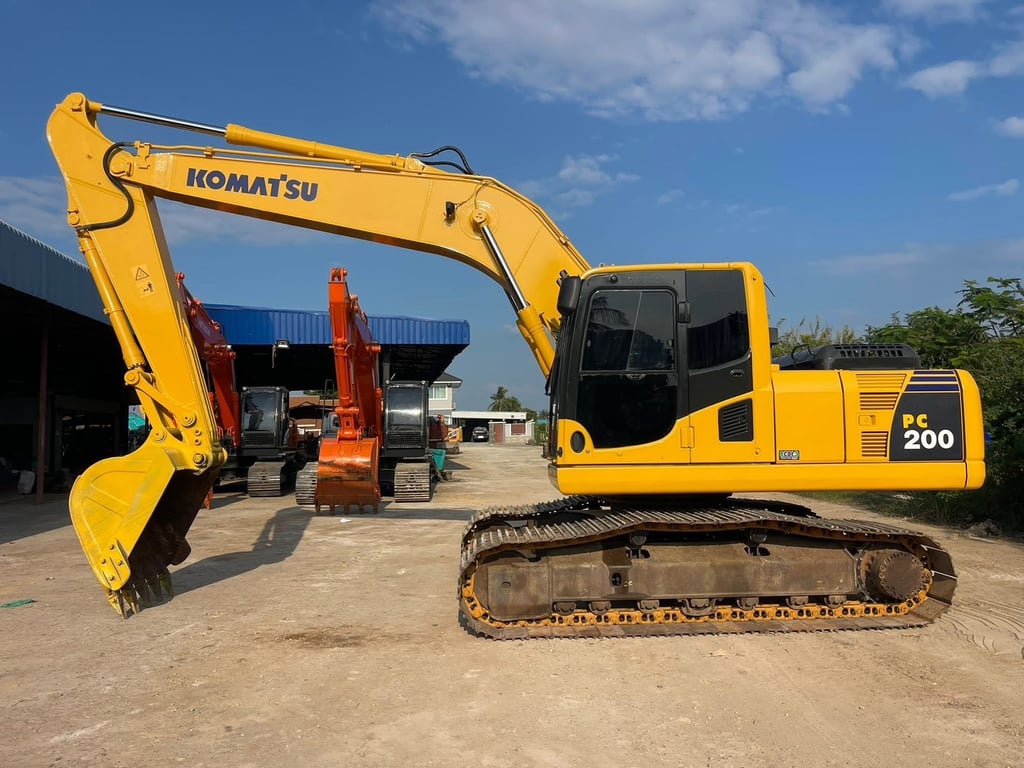 PC200-8MO สวยเดิมมือเดียวป้ายแดง  เครื่องปั้มแห้ง เฟรมสวย