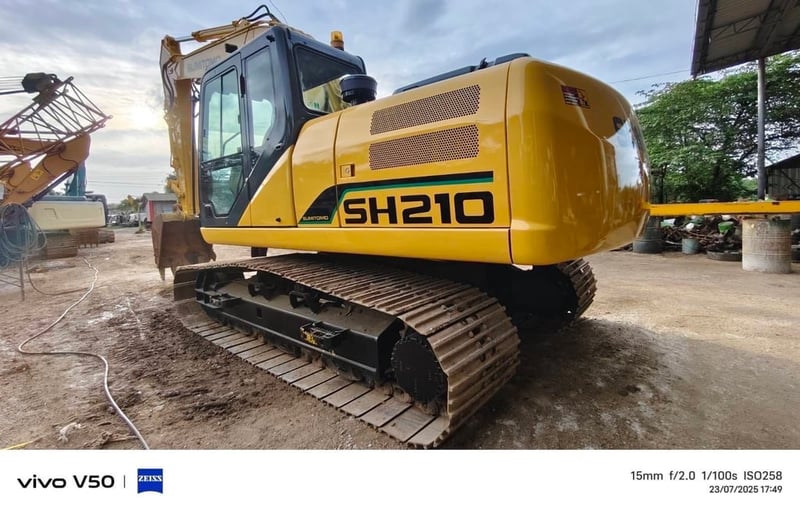 SUMITOMO SH210F-5 เล่มทะเบียน มีลายหัวเจาะ  แอร์เย็น