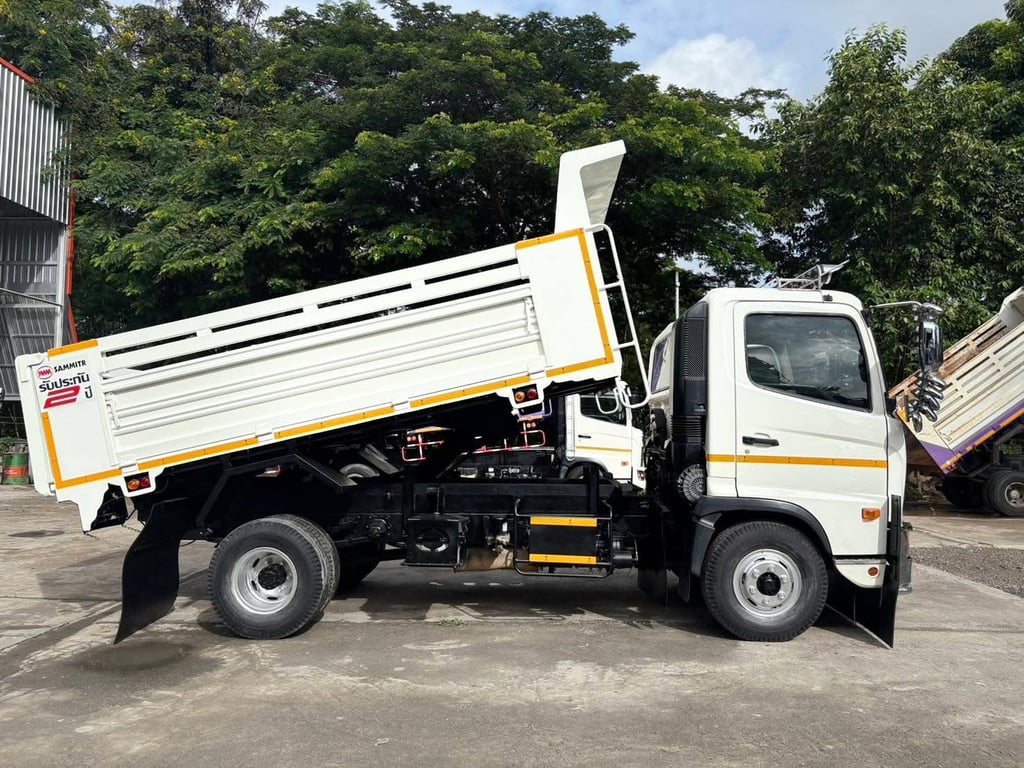 ไมล์ 5 หมื่น❗️HINO 210 แรง ดั้มพ์ 5 คิว เดิมๆ ปี 2565 ไมล์ 5 หมื่น❗️HINO 210 แรง ดั้มพ์ 5 คิว เดิมๆ ปี 2565