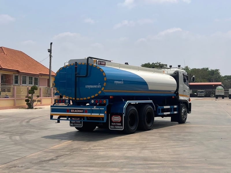 HINO FM8J 260 ไมล์ 146,166.กิโล  บรรทุกน้ำ