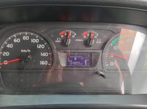 HINO FG8J 240 ติดเครน 5 ตัน