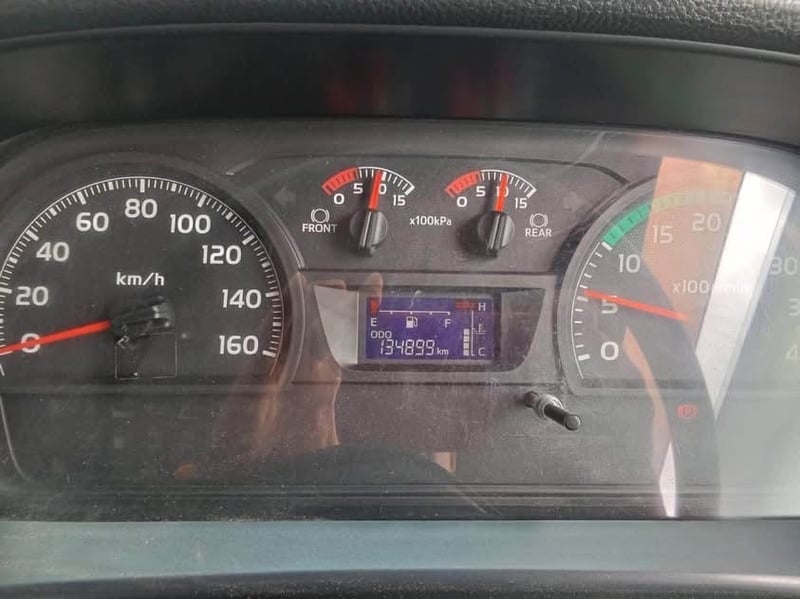 HINO FG8J 240 ติดเครน 5 ตัน ยาวใน 6.40 เมตร