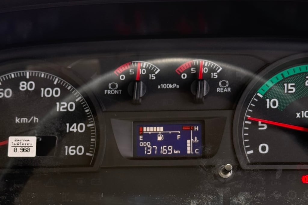 HINO  FG8J 240 ติดเครน 5 ตัน 3 ปลอก