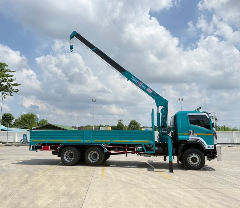 ไมล์ 98,054 กิโล❗️ISUZU FVM 240 คลัซซี MT เครน 5 ตัน ไมล์ 98,054 กิโล❗️ISUZU FVM 240 คลัซซี MT เครน 5 ตัน