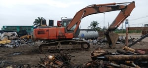 ZX200-1 ไมล์ 11,000 ชม  พร้อมใช้งาน