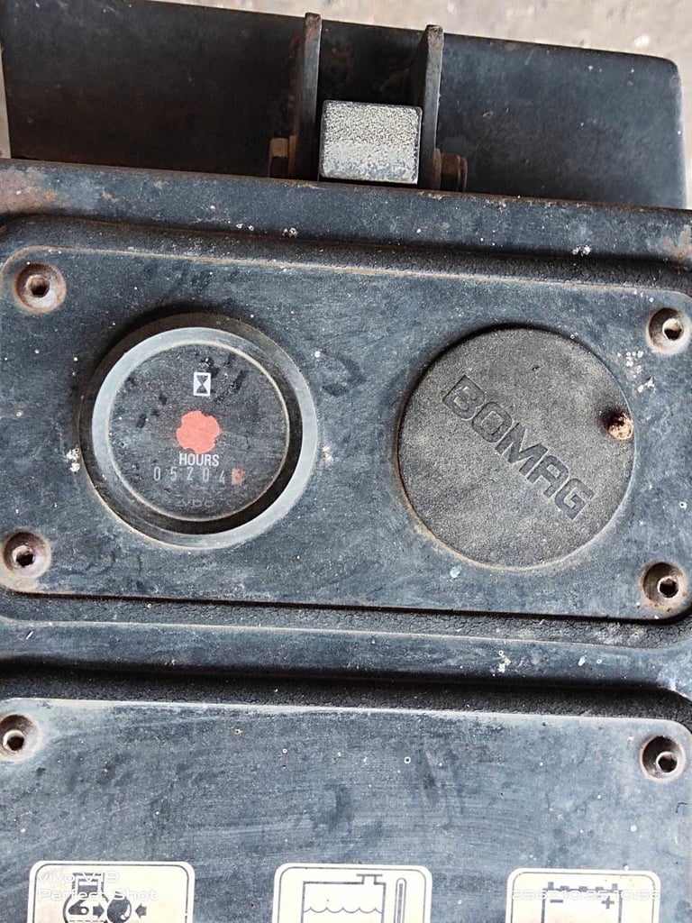 รถบด BOMAX BW211D-3 เอกสารอินวอยจากบริษัท สองเปลือก