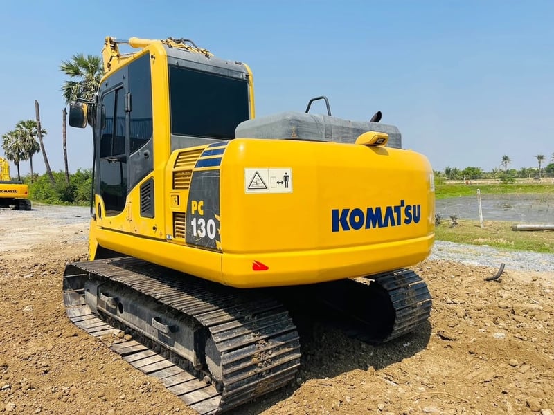 PC130-8 จอเหลือง กล้องหลัง รถเดิมๆ เครื่องปั๊มแห้ง PC130-8 จอเหลือง กล้องหลัง รถเดิมๆ เครื่องปั๊มแห้ง