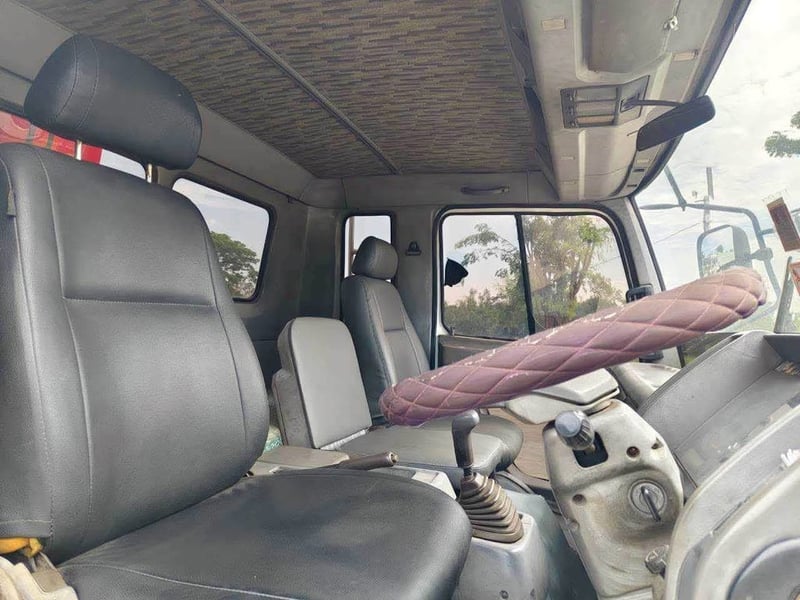 HINO FF1J 210 แรง ติดเครน 5 ตัน