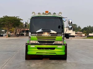 SUZU FTR 200 แรง 6ล้อทุกน้ำ แท็งก์จุ 6000 ลิตร  ไมล์ 13,565 กิโล