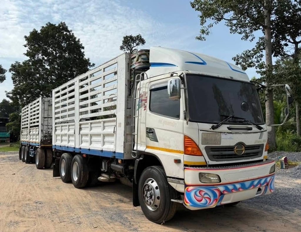 HINO 320 พ่วงแม่ลูก (ไม่ดั้มพ์) คอกเกษตร ใส่ของได้ 33 ตัน