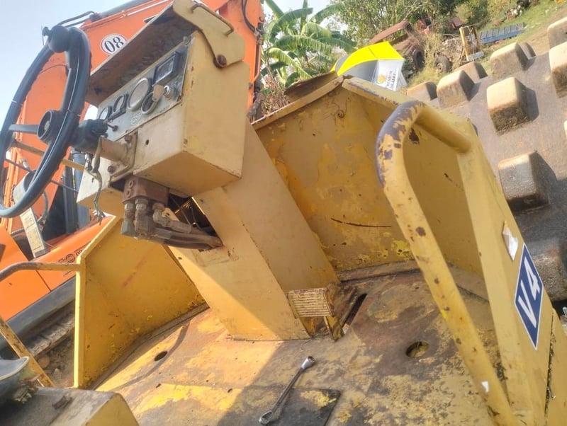 SAKAI SV 500 TF ขนาด 10 ตัน 2 เพลา SAKAI SV 500 TF ขนาด 10 ตัน 2 เพลา