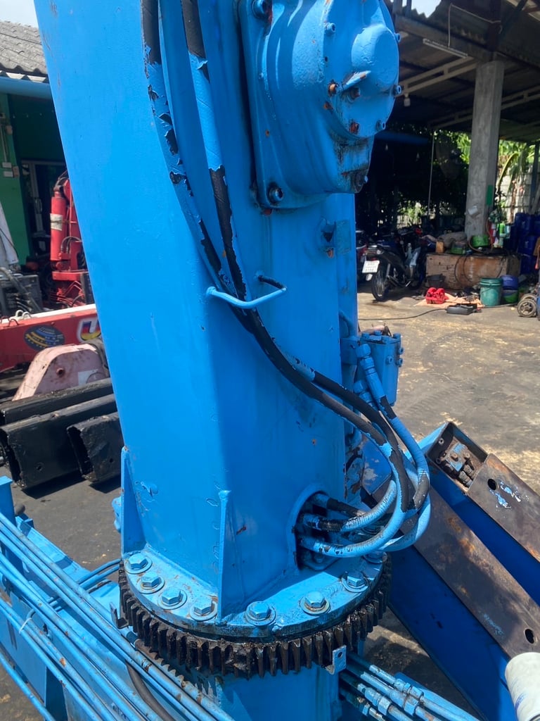ขายด่วน เครน TADANO ท้องเเบน ขนาด 4.5 ตัน 3 ปลอก 2 ชัก ขายด่วน เครน TADANO ท้องเเบน ขนาด 4.5 ตัน 3 ปลอก 2 ชัก