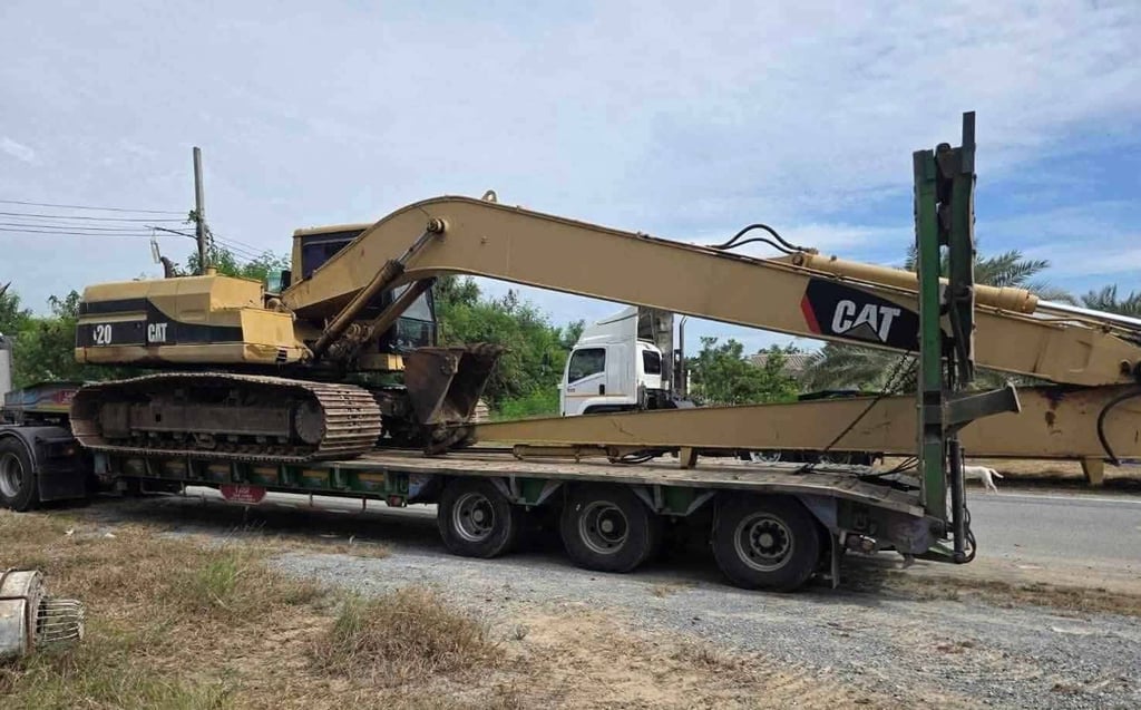 CAT320 บูมยาว 16​ เมตร​ สวยพร้อมใช้