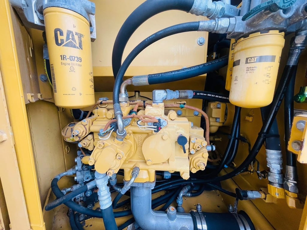 CAT312D2 เก่าญี่ปุ่น เล่มทะเบียน มือเดียวป้ายแดง CAT312D2 เก่าญี่ปุ่น เล่มทะเบียน มือเดียวป้ายแดง