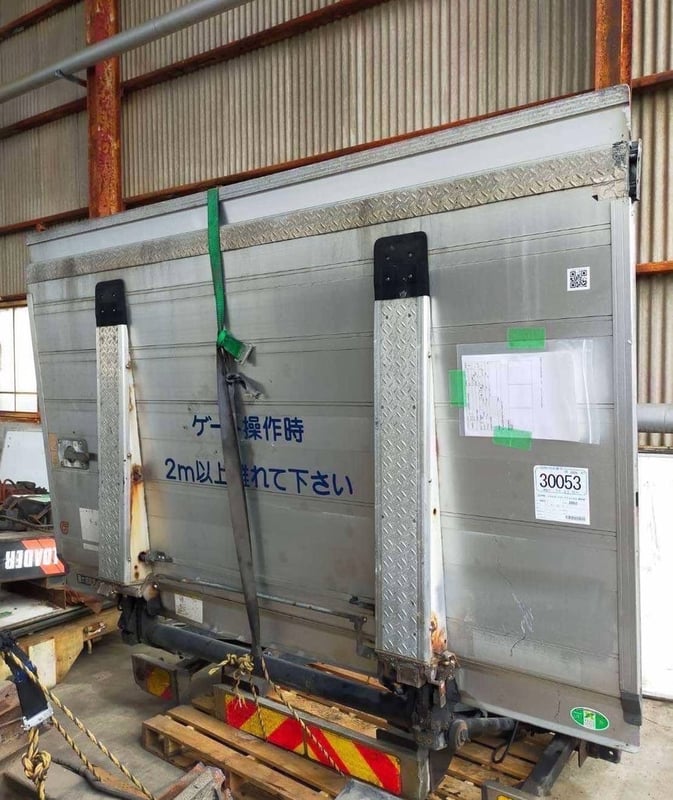 นำเข้าเก่าญี่ปุ่น❗️ลิฟต์ท้ายรถ 4 กระบอก ขนาด 1.5 ตัน นำเข้าเก่าญี่ปุ่น❗️ลิฟต์ท้ายรถ 4 กระบอก ขนาด 1.5 ตัน