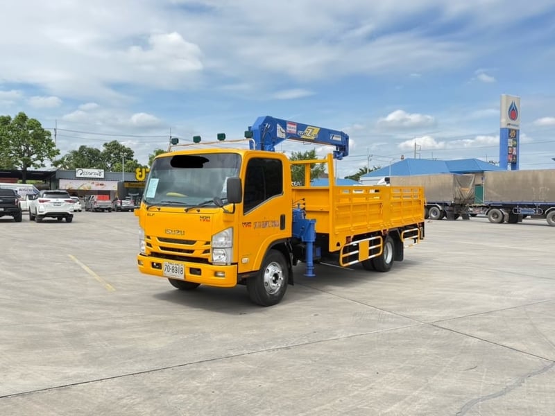6ล้อติดเครน ISUZU  NQR 175 เครน TADANO ขนาด 3 ตัน