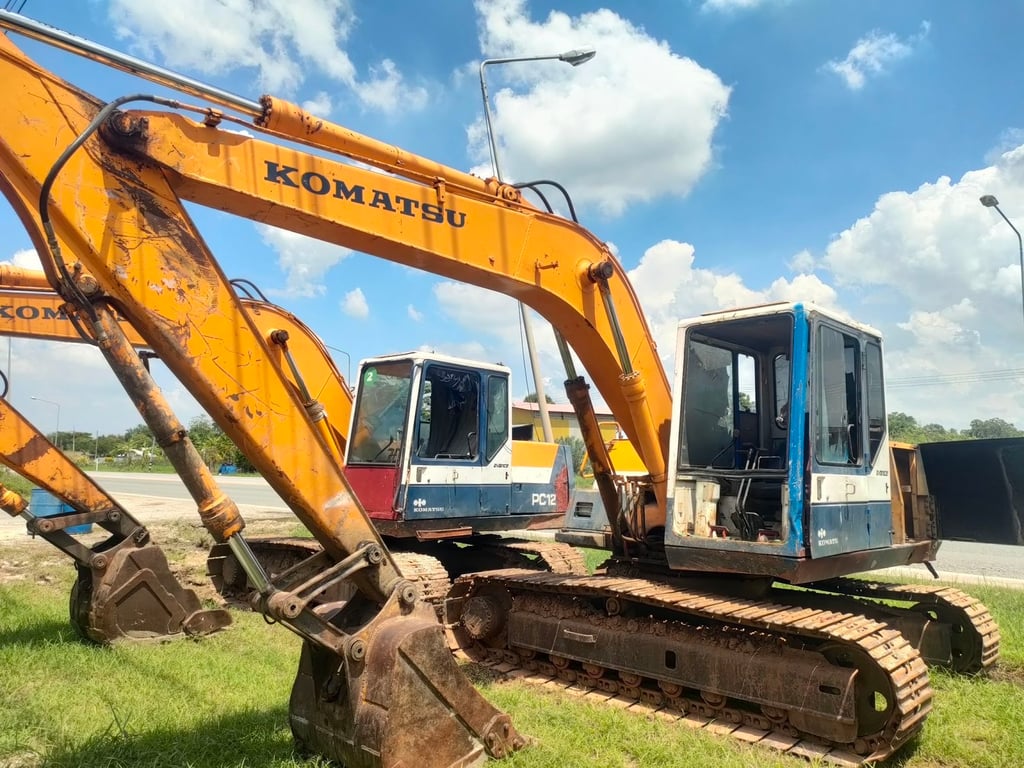 PC120-5 ลอเลอร์ 7 ลูก ใช้งานปกติ อิฐ PC120-5 ลอเลอร์ 7 ลูก ใช้งานปกติ อิฐ