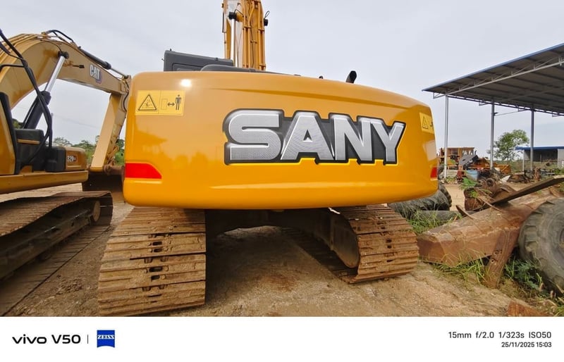 รถแบคโฮ SANY SY215C ไมล์ ช.ม 12.000  เครื่อง-ปั้มดี
