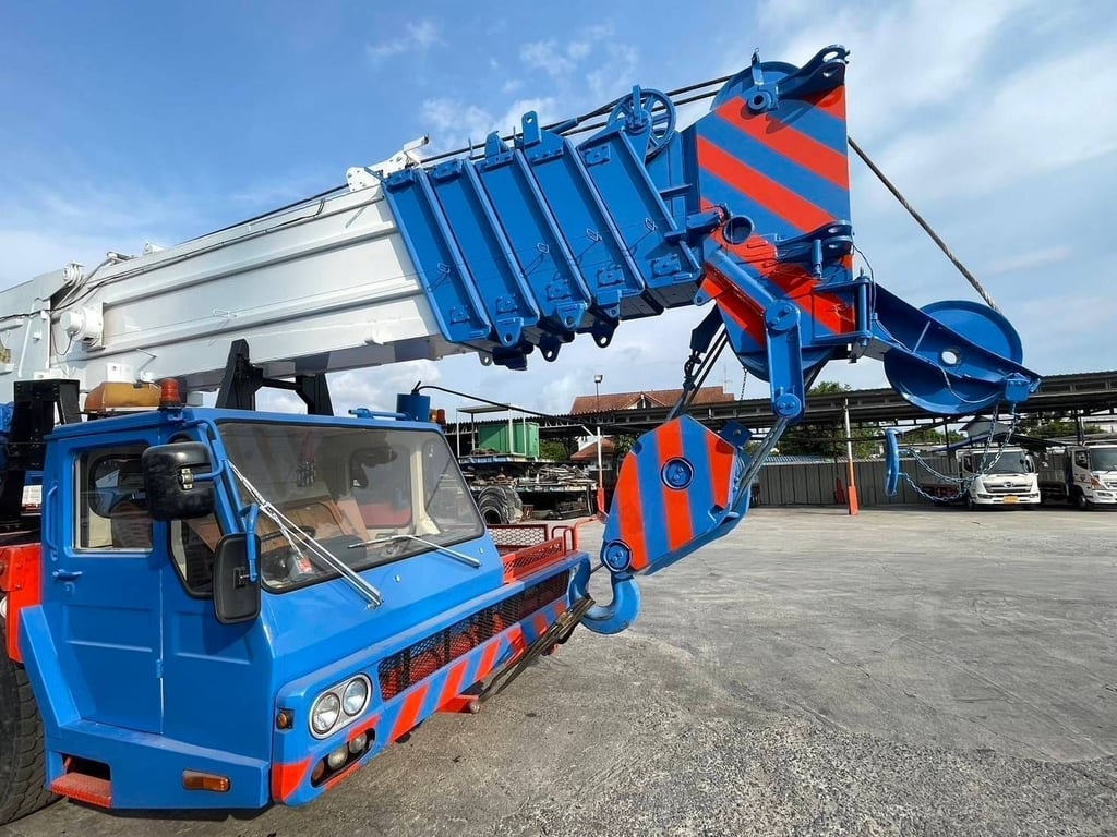 TADANO M1 เครน 120 ตัน  มีรับประกัน ปี 2544 TADANO M1 เครน 120 ตัน  มีรับประกัน ปี 2544