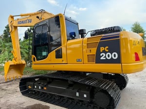 PC200-8MO ไมล์ ช.ม 10,000 จอเหลือง PC200-8MO ไมล์ ช.ม 10,000 จอเหลือง