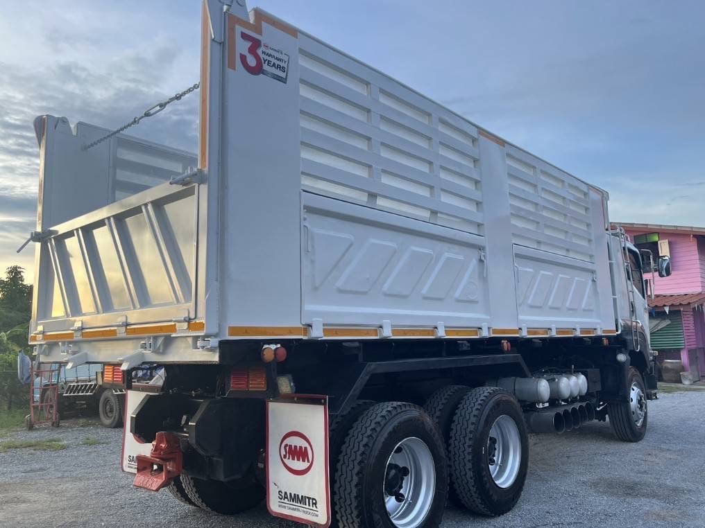 ISUZU FXZ 360 แรง ดั้มพ์ 3 มิตร มีลำโพงลากลูกพ่วง   ปี 2556