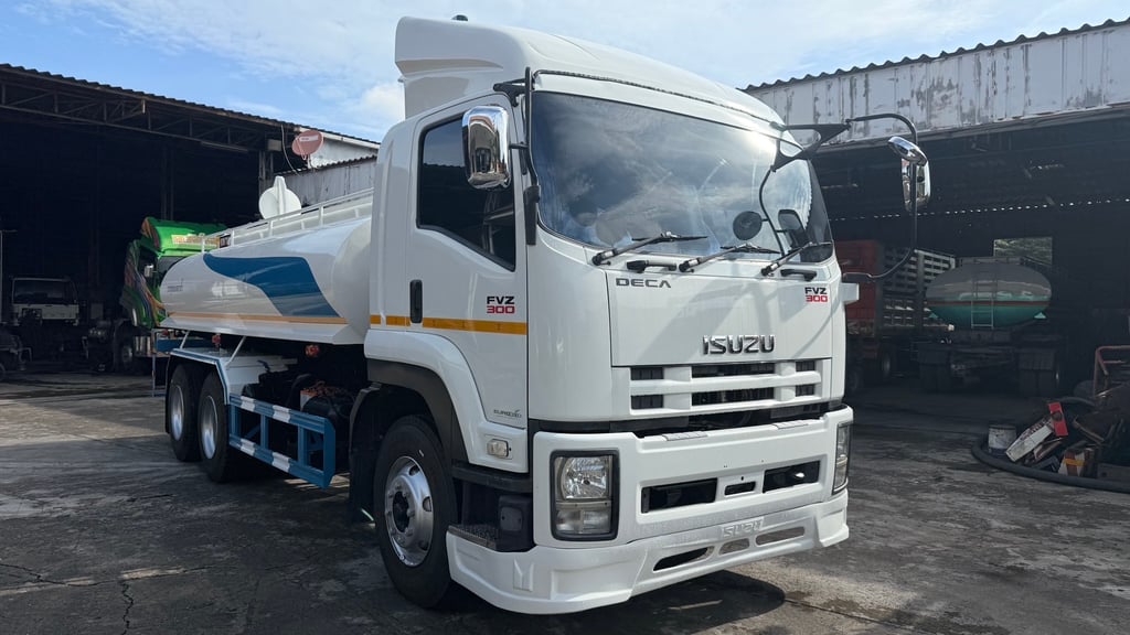ISUZU FXZ 300 แรง บรรทุกน้ำ แท็งค์ต่อใหม่ ปี 2558 ISUZU FXZ 300 แรง บรรทุกน้ำ แท็งค์ต่อใหม่ ปี 2558
