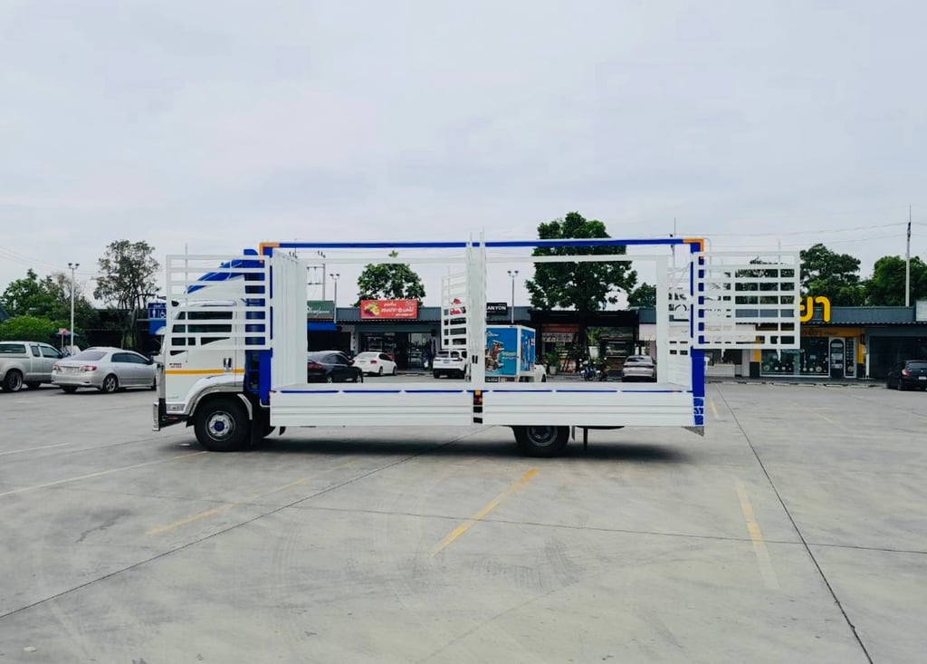 ISUZU FRR 210 แรง กะบะต่อใหม่พื้นสแตนเหล็ด ISUZU FRR 210 แรง กะบะต่อใหม่พื้นสแตนเหล็ด