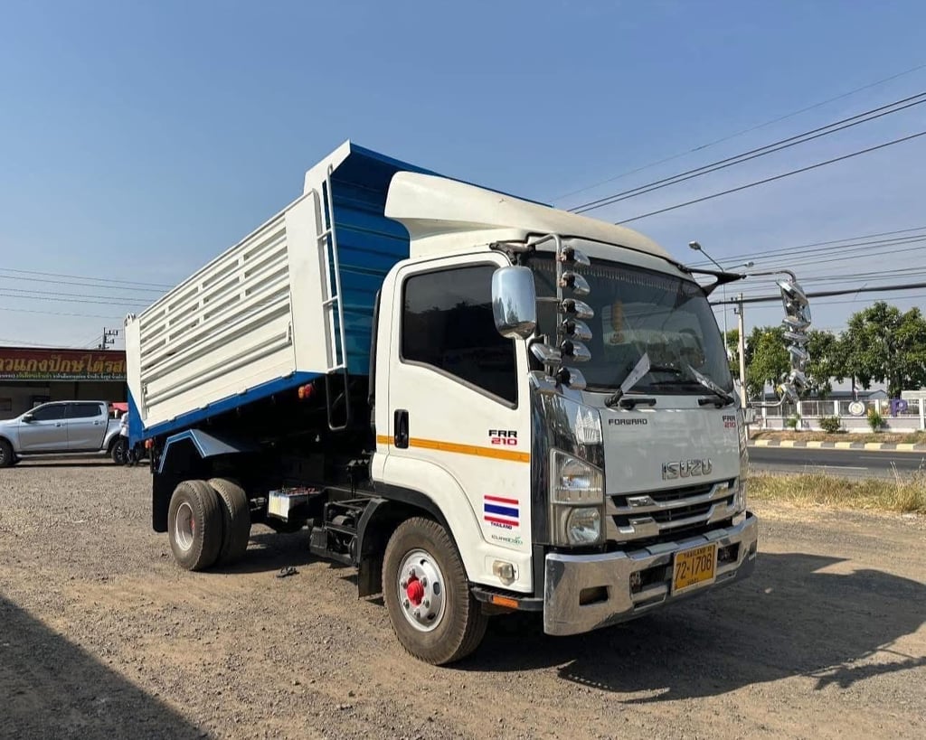 6ล้อดั้มพ์ ISUZU 210 แรง ยาว 4.0.เมตร 6ล้อดั้มพ์ ISUZU 210 แรง ยาว 4.0.เมตร