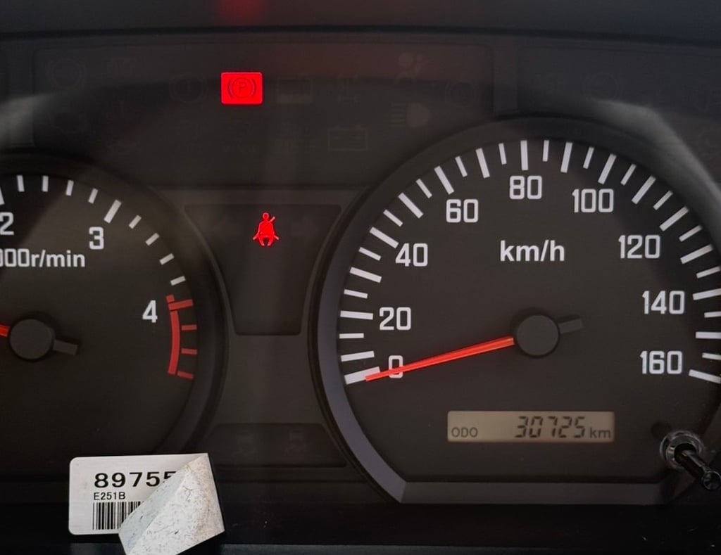 ไมล์ 30,649 กิโล❗️ISUZU NLR 130  ตู้แห้ง