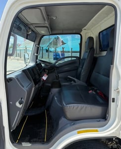 ISUZU NLR 130 ตู้แห้ง 2 บานท้าย ISUZU NLR 130 ตู้แห้ง 2 บานท้าย