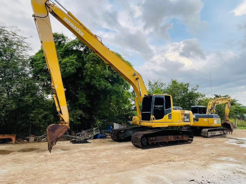 PC200-8LC บุมยาว 16 เมตร เล่มทะเบียน สวยเดิมรถ? PC200-8LC บุมยาว 16 เมตร เล่มทะเบียน สวยเดิมรถ?