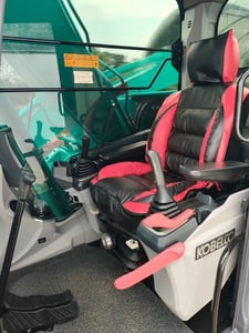 Kobelco  SK140LC-11. ไมล์ ช.ม 8000