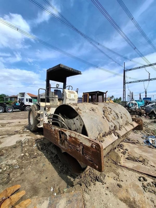 รถบด 10 ตัน อินเกอรเชอรแลน สั่นสะเทือน รถบด 10 ตัน อินเกอรเชอรแลน สั่นสะเทือน