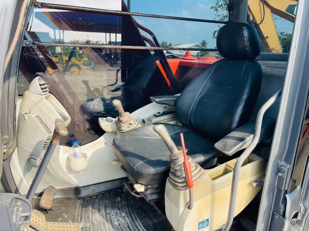 ZX200-5G ไฟฟ้าครบสวยมาก  เครื่องปั๊มเดิมแห้ง