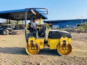 รถบด โบแม้ก 3.5 ตัน สองเพลา สะเทือนหน้า