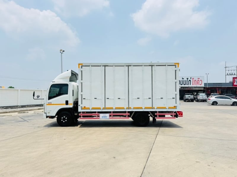 ISUZU NPR 150 ตู้เเห้ง 10 บานเปิด ได้รอบ ISUZU NPR 150 ตู้เเห้ง 10 บานเปิด ได้รอบ