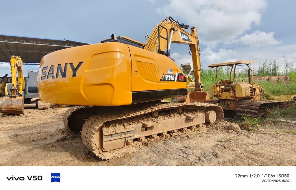 ไมล์ ช.ม 7000❗️SANY SY215C เเท็บเล็ต  สตาสด้วยปุ่มกดไม่ใช้กุณแจ  ไมล์ ช.ม 7000❗️SANY SY215C เเท็บเล็ต  สตาสด้วยปุ่มกดไม่ใช้กุณแจ