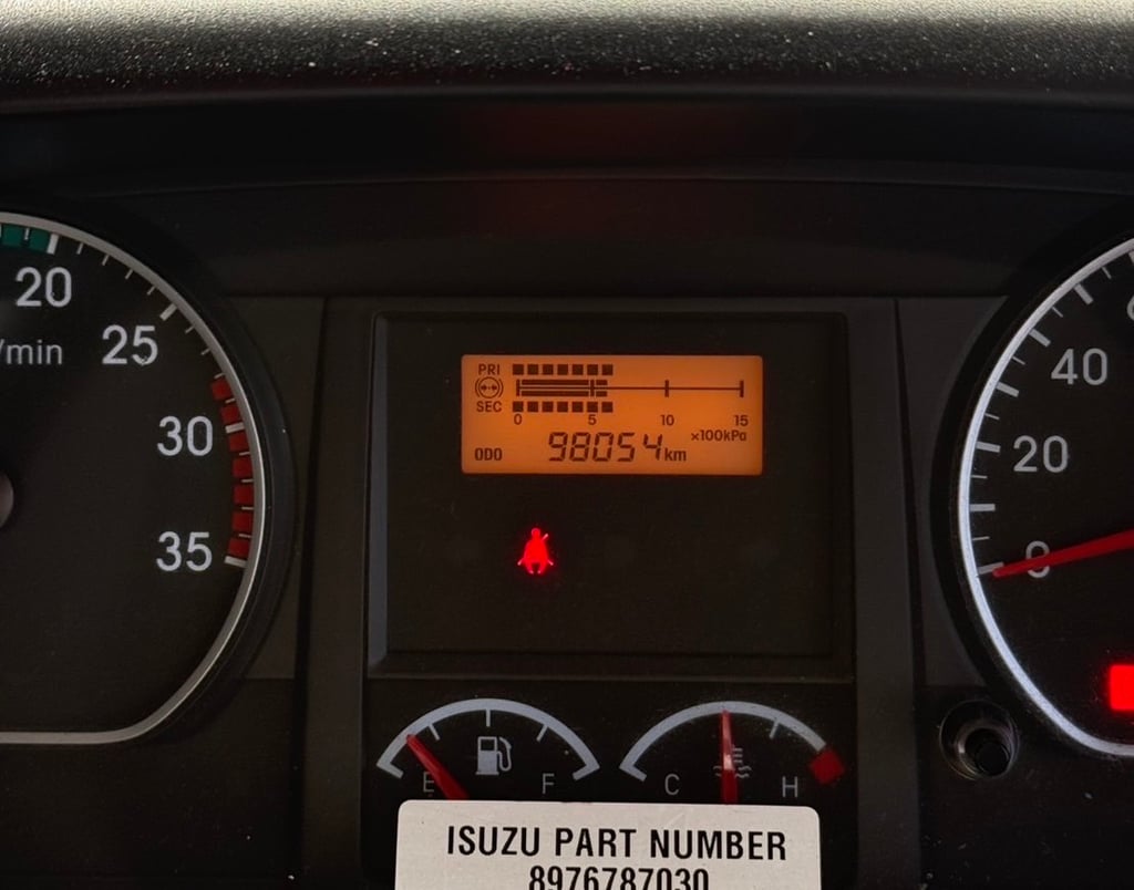 ISUZU FVM 240 ปี 2566 ติดเครน 5 ตัน ISUZU FVM 240 ปี 2566 ติดเครน 5 ตัน