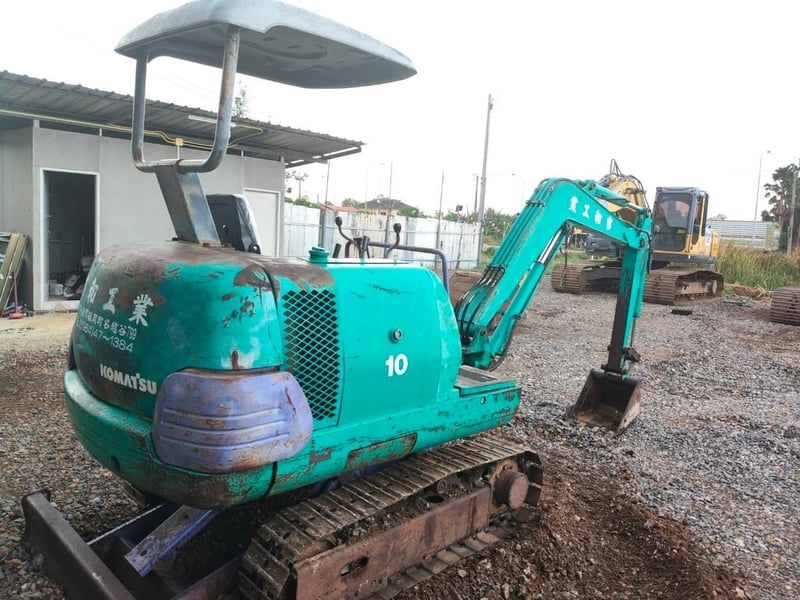 KOMATSU PC10-7 สนใจ. 088-9799578  พร้อมใช้  เดิมๆทั้งคัน