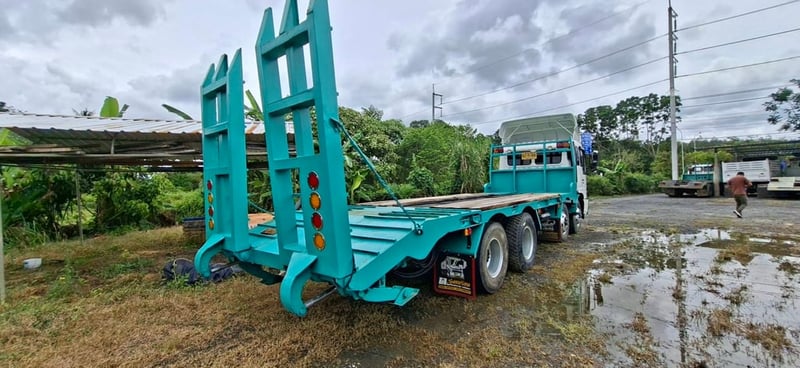 HINO 380 แรง ท้ายลาดบรรทุกรถ บรรไดไฮดรอลิค