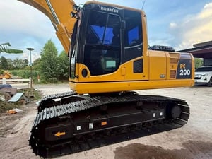 Komatsu PC200-8MO จอเหลือง กล้องหลัง