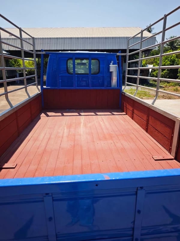 ISUZU NKR เครื่อง100แรงเทอร์โบ  4 ล้อกลาง รถห้างแท้