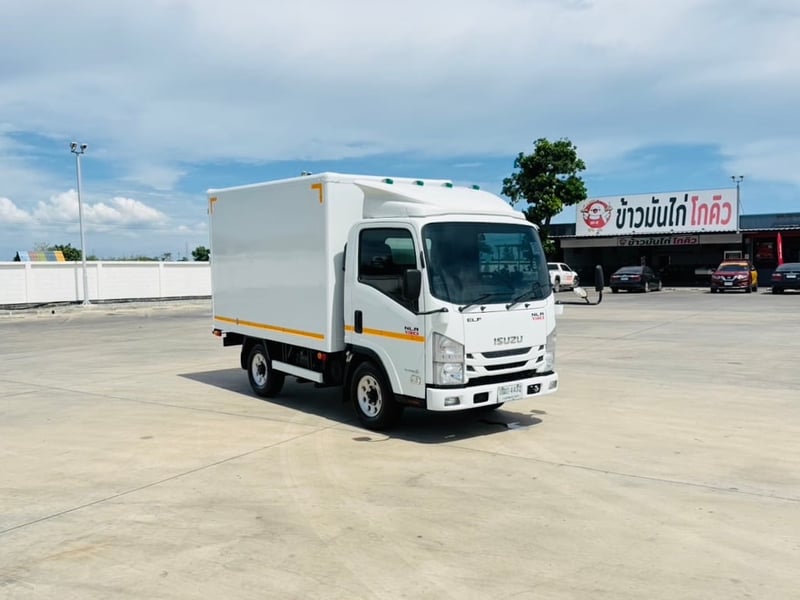 ISUZU NLR 130 ตู้แห้ง 2 บาน ISUZU NLR 130 ตู้แห้ง 2 บาน