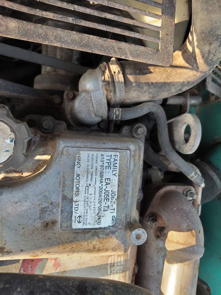 Kobelco Sk200-6-8 Yn12 เล่มทะเบียน ไมล์ 1x,xxx ชม. รถบ้าน Kobelco Sk200-6-8 Yn12 เล่มทะเบียน ไมล์ 1x,xxx ชม. รถบ้าน