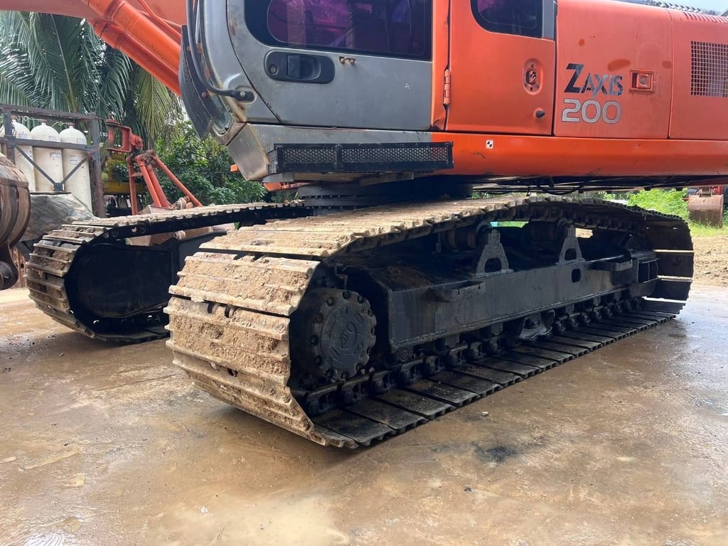 HITACHI รุ่น Zx200-1 พิมพ์นิยม ซีเรียลสูง เครื่องดี HITACHI รุ่น Zx200-1 พิมพ์นิยม ซีเรียลสูง เครื่องดี