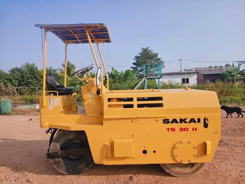 SAKAI TS30H รถบดขนาด 4 ตัน 