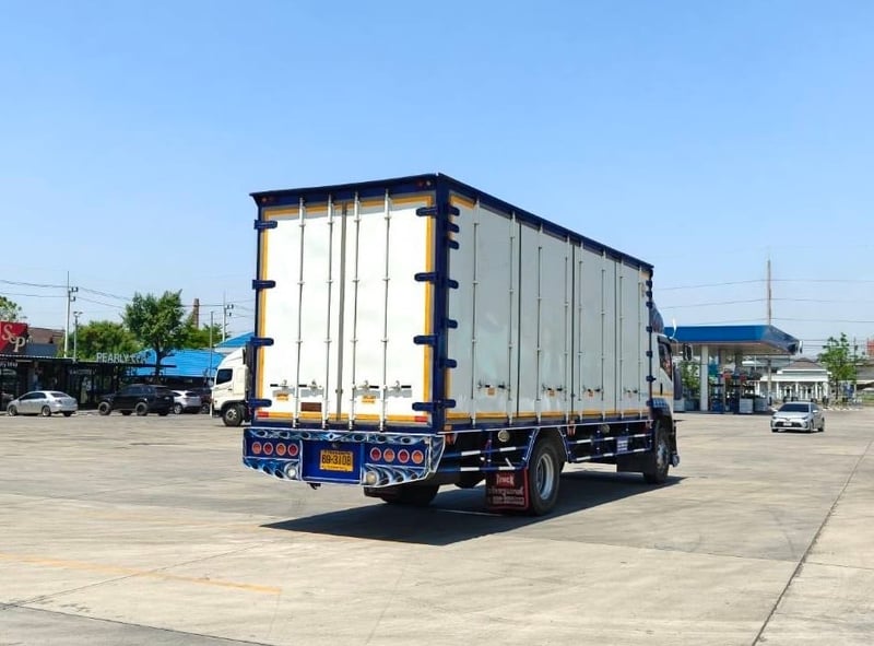 ISUZU FTR 240 MT ตู้แห้ง 10 บาน