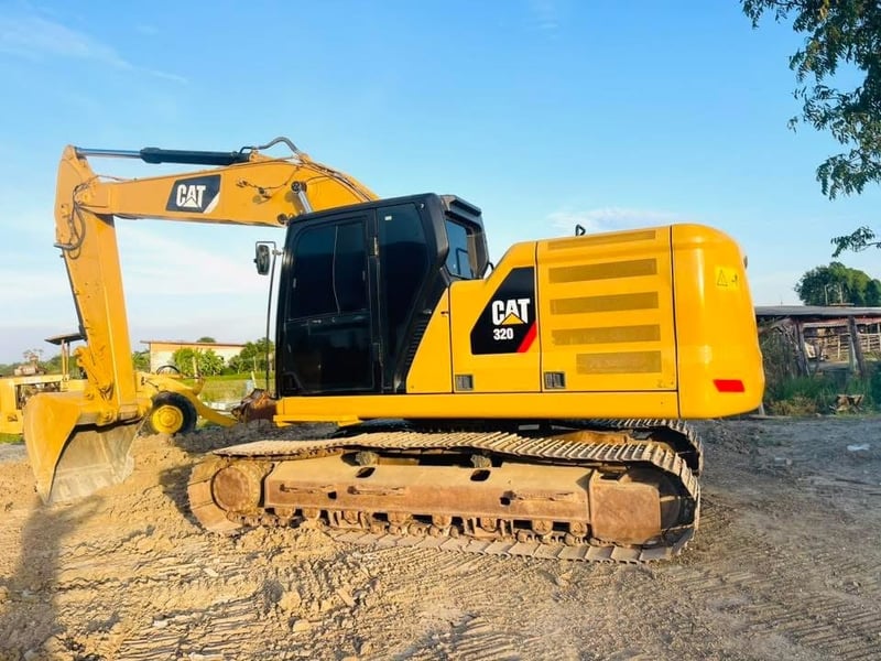 CAT320D เน็กเจน 6สุป มือเดียวป้ายแดง สีเดิม 