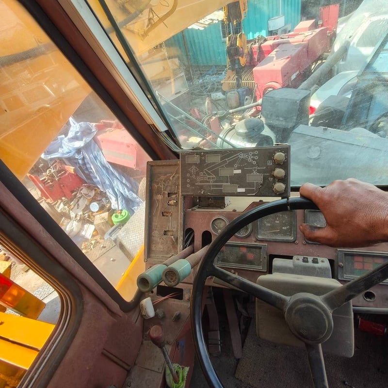 เครน25ตัน เล่มทะเบียน พร้อมใช้