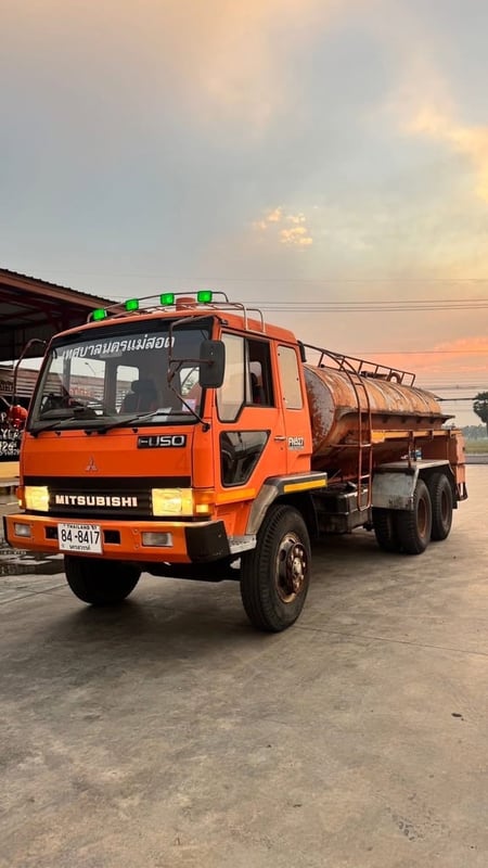 10ล้อ TD 190 แรง บรรทุกน้ำ สวยๆ เดิมๆไมล์นิดเดียว